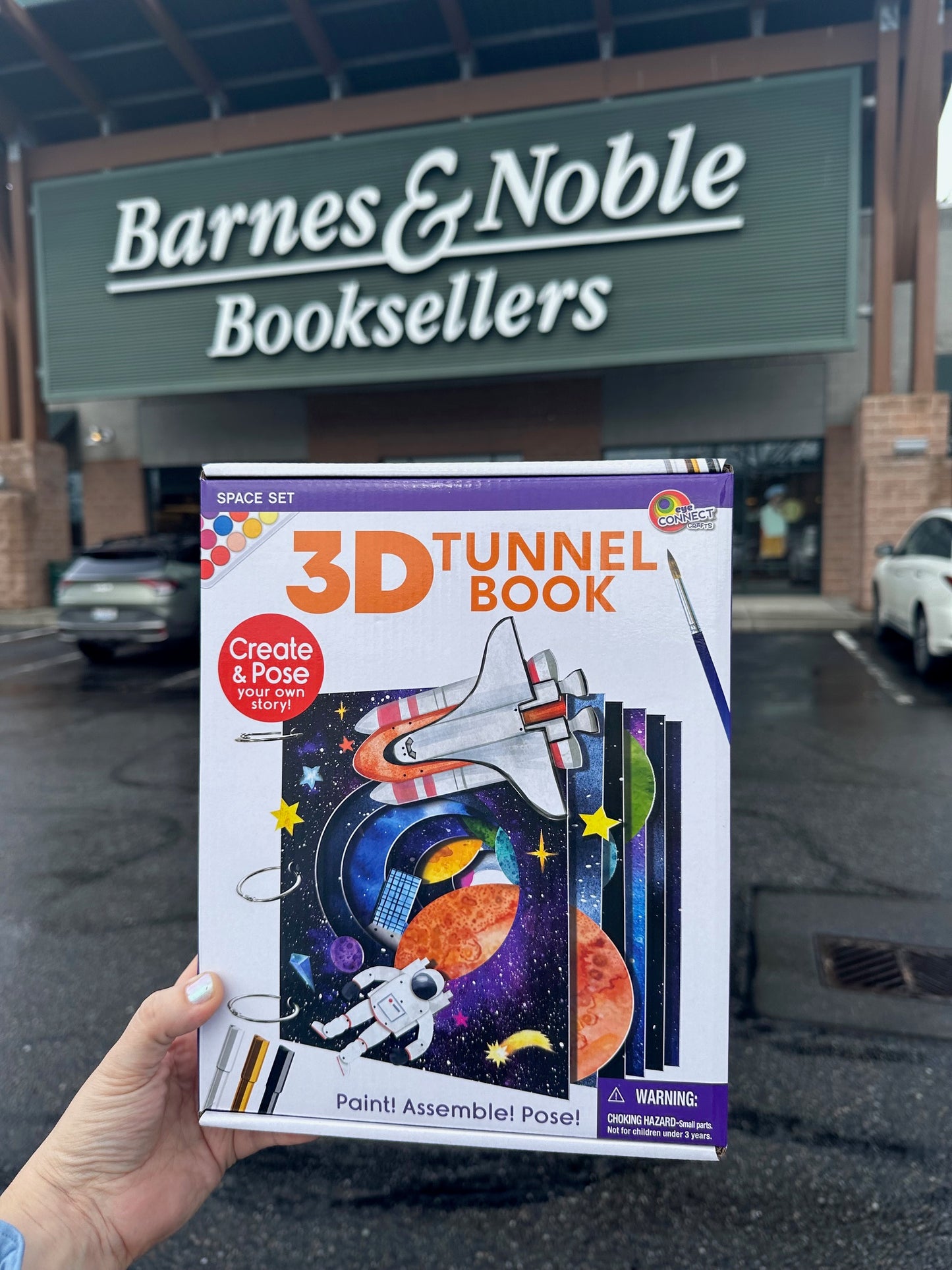 3D TUNNEL BOOK (DELUXE): Space