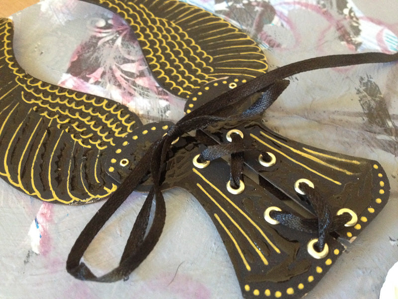 Totem Wings, SM, Scalloped